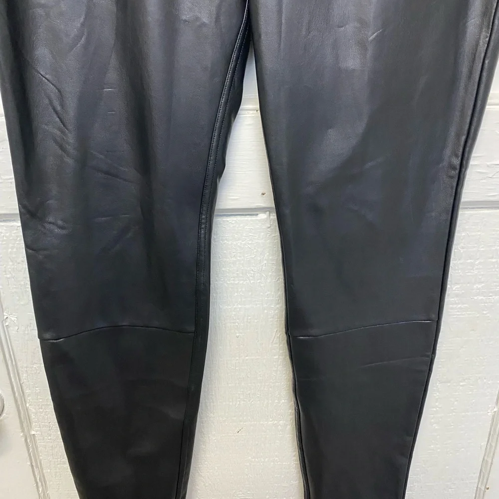 HUE Faux Leather Suede Lining Taper Leg Legging/Pant stretch pull on women’s L - Picture 6 of 13